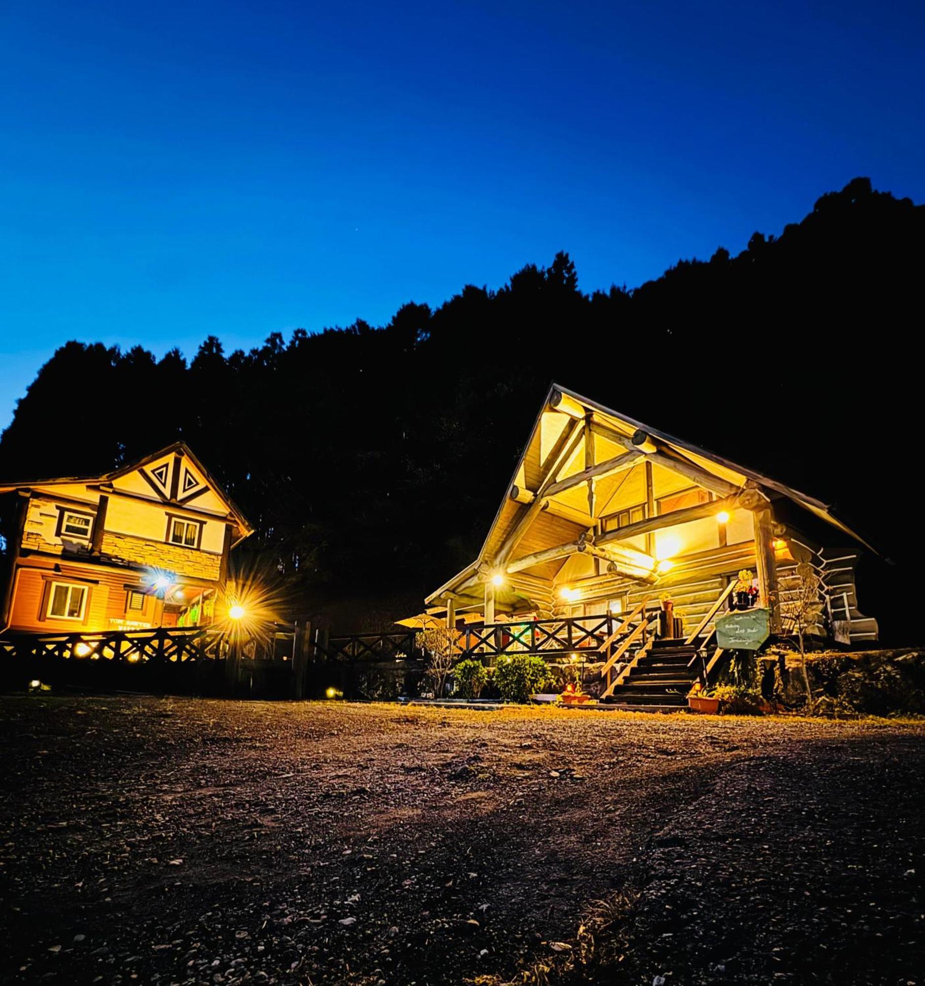 Yufuin Log House No Yado Tom Sawyer Hotel Exterior foto